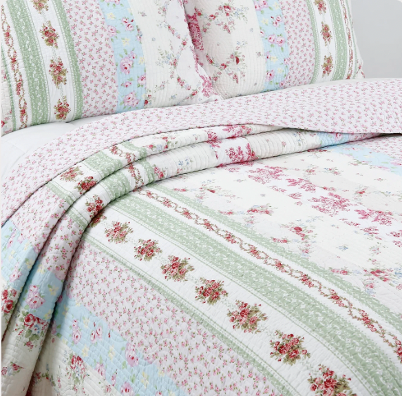 100% Cotton Wild Rose Enchantment Quilted Reversible Blanket